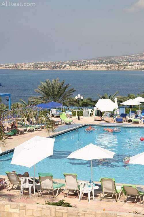 Queens Bay Hotel 8